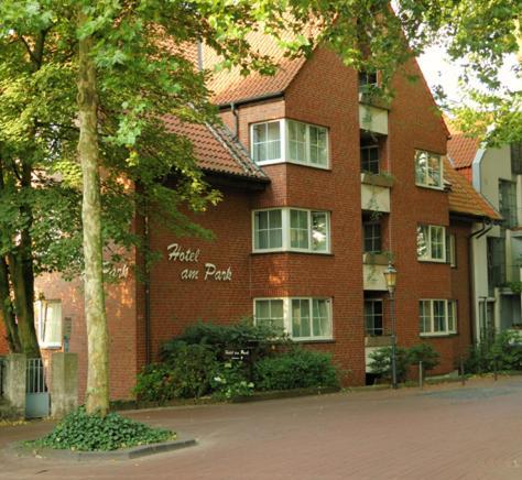 Hotel Am Park Динслакен Экстерьер фото