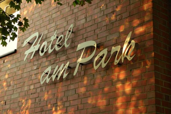 Hotel Am Park Динслакен Экстерьер фото