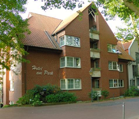 Hotel Am Park Динслакен Экстерьер фото