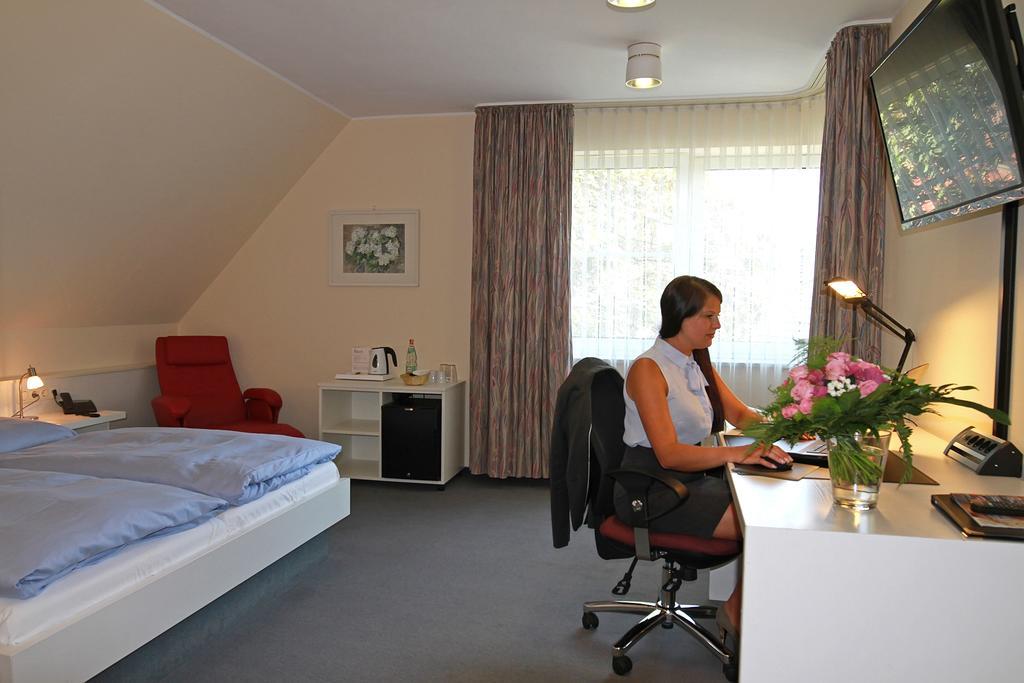 Hotel Am Park Динслакен Экстерьер фото