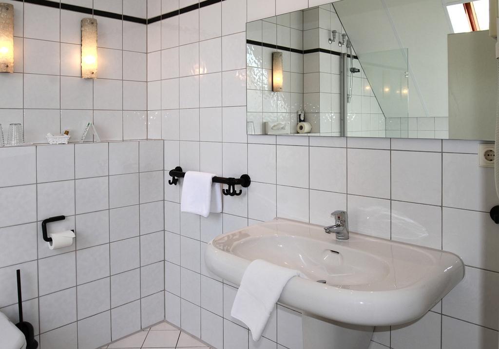 Hotel Am Park Динслакен Экстерьер фото